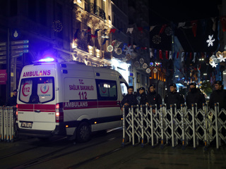 Три десятка пострадавших при взрыве в Стамбуле остаются в больницах