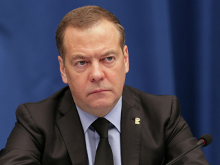 Медведев: сломим неонацизм, как сломили нацизм в Сталинградской битве