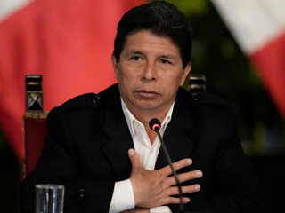 Президент Перу распустил парламент и ввел чрезвычайное положение