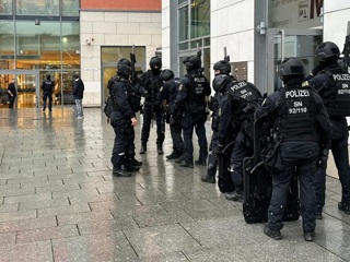 Центр Дрездена перекрыли из-за вооруженного мужчины