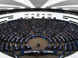 Европарламент раскроет зарплаты для гендерного равенства