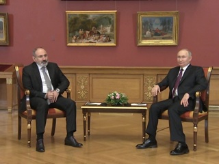Путин встретился с Алиевым и Пашиняном