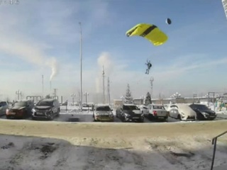 Полицейские нашли иркутского парашютиста-хулигана