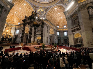 В Ватикане прощаются с папой Бенедиктом XVI