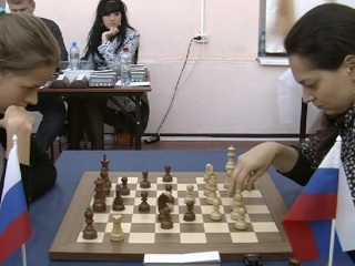 С гимном и флагом: российские шахматисты готовятся выступить в Азии