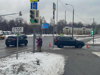 В Москве машина сбила ребенка, переходившего дорогу с мамой