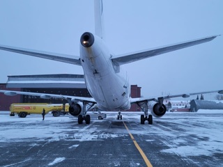 Самолет с пассажирами вернулся в Иркутск после взлета