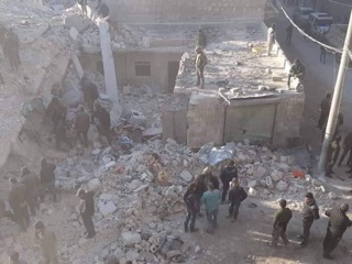 Десять человек погибли при обрушении здания в Сирии