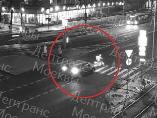 Велосипедист попал под машину на севере Москвы