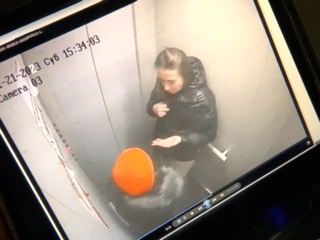 Нижегородка устроила бойню с ребенком за место в лифте