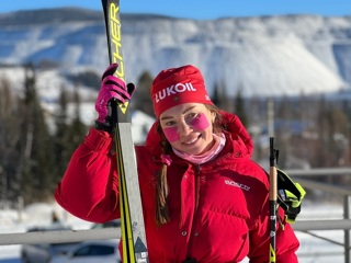 Лыжница Смирнова выиграла классическую разделку на Кубке России