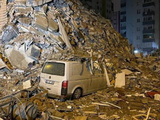 В Италии объявлена угроза цунами из-за землетрясения в Турции