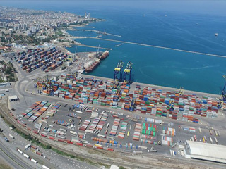 Турецкий порт Искендерун не функционирует из-за разрушений