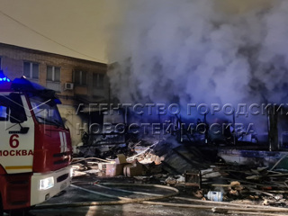 На московском складе во время тушения пожара произошло два взрыва
