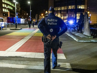 В Брюсселе полиция проводит операцию по поимке группы вооруженных людей