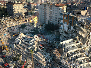 Число жертв землетрясения в Турции выросло почти до 30 тысяч