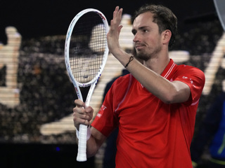Медведев вышел в 1/4 финала турнира ATP-500 в Роттердаме