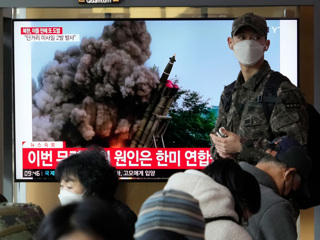 КНДР провела ракетные испытания в ответ на учения США и Южной Кореи