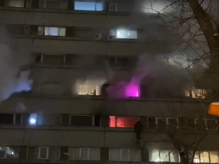 В центре Москвы загорелся многоэтажный отель, постояльцев эвакуируют