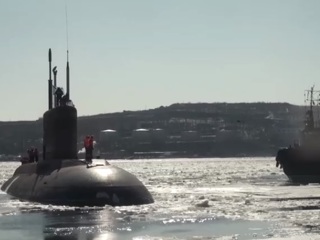Российская субмарина выпустила ракету "Калибр" по береговой цели