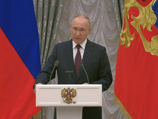 Путин: Россия вновь столкнулась с угрозами, но готова отстаивать правду