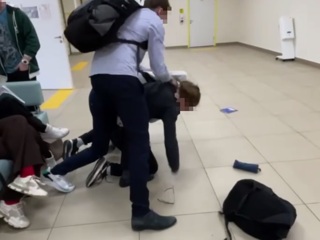 Тяжкий вред здоровью – после избиения в московской школе возбуждено дело