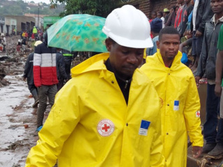 Около ста человек погибли во время мощного циклона в Малави