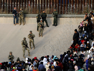 Мексика перестала выдавать документы на транзит мигрантов по территории страны