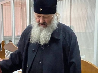 Наместника Киево-Печерской лавры силой доставят в суд из больницы