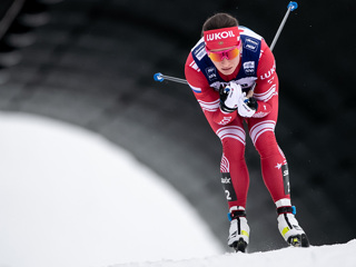 Непряева выиграла лыжный марафон чемпионата России