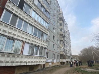 Юный житель Омска пережил падение с девятого этажа