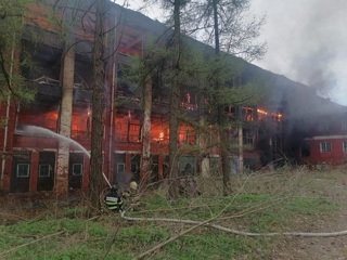 Пожар на территории бывшей фабрики в Подмосковье локализован