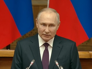 Те, кто создают России проблемы, создают их себе, подчеркнул Путин