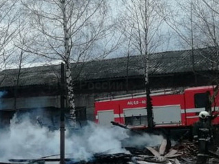 Пожар вспыхнул в ангаре с вертолетами в Ленобласти