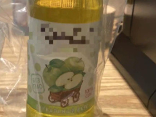 Не яблочный сок: в московском ресторане ребенку продали опасную бутылку