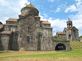 Обрушилась башня армянского монастыря из списка ЮНЕСКО
