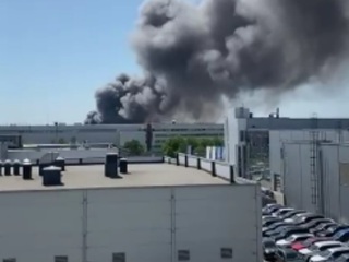 Крупный пожар тушат на юго-востоке Москвы
