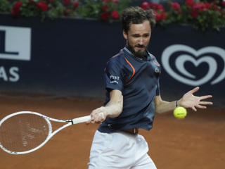 Даниил Медведев вышел в 1/4 финала римского Masters