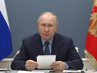 Путин поручил развивать систему межнациональных отношений