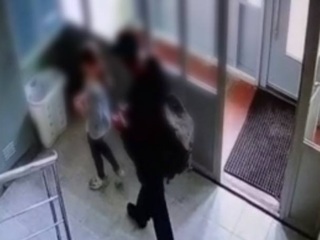 Москвич надругался над девочкой в подъезде многоэтажки