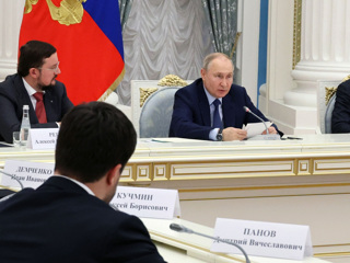 Путин признался, что показатели в экономике удивляют даже его