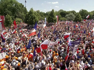 Великан проснулся: Польша вышла на митинг против 