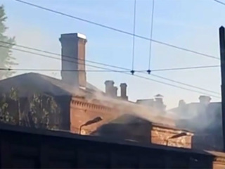 В Петербурге вспыхнул пожар на территории бывших 