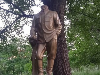В грузинском селе вновь обезглавили памятник Сталину