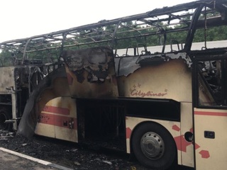 При пожаре в туристическом автобусе пострадала пассажирка