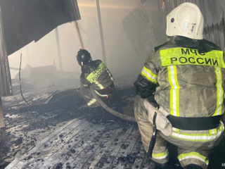 В Краснодаре сгорели 800 квадратных метров торговых площадей