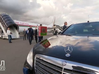 Президент РБ Лукашенко прилетел в Петербург