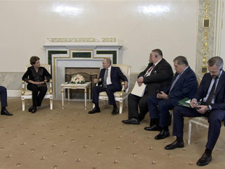 Путин на встрече с Руссефф: члены БРИКС не дружат против кого-то