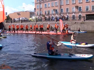 В Петербурге построили самую большую в мире доску для плавания