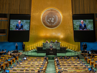 Канцлер Германии выступил в ООН перед пустым залом